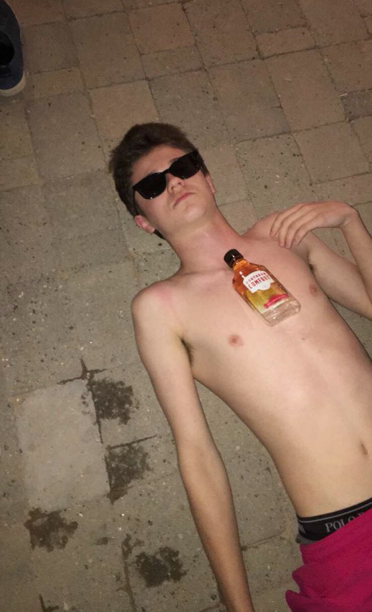 carsonthomas7's tweet image. Happy birthday bronze @ColeBroadfoot