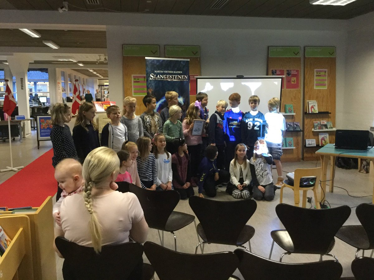 bodille61's tweet photo. Tillykke til Klostermarksskolens 3. B, som havde vundet læsekonkurrencen 'Sommerbogen' og i dag blev fejret på Roskilde Bibliotek. https://t.co/MQxR4a7Pgv