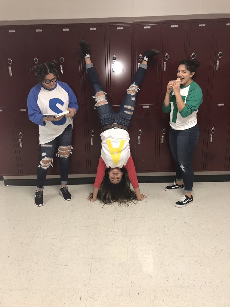 _shariannnnie's tweet photo. "ALVIIIIINNNNN" #HOCOweek17 #characterdat https://t.co/ajSCY12eVZ