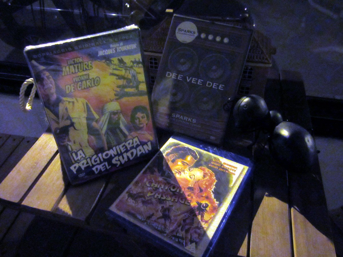 BjorkbackaHannu's tweet photo. @CinemaVsDave FOR ME????!!!!
Christmas came early this year.
#ForMatureAudiencesOnly
#Sparks
#JacquesTourneur
#CanyonPassage #BluRay https://t.co/KsIi15mjn2