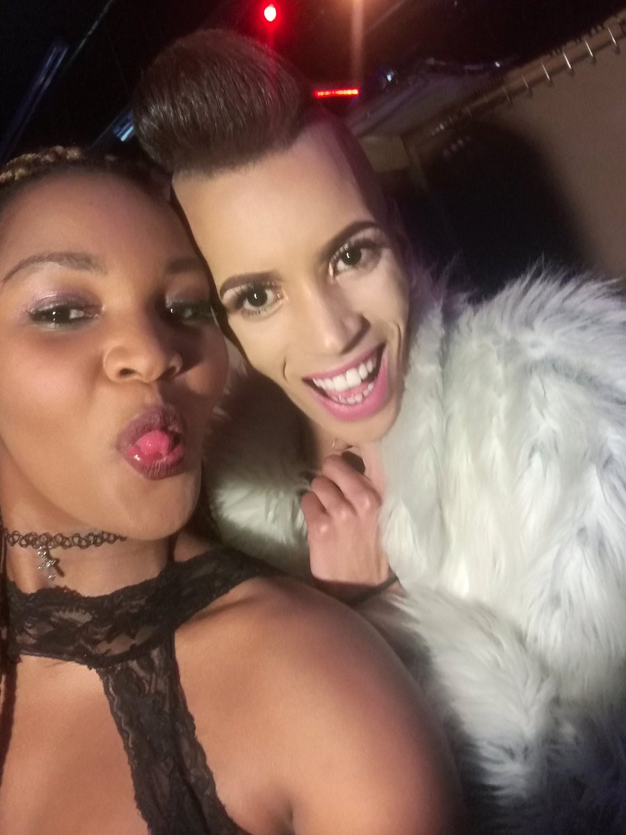 Lyricnotic's tweet photo. Backstage with Fifi von Cunt
Doors about to open 💃💃💃
#stripperoke
#CardiBedition https://t.co/5mUKEHMh0r