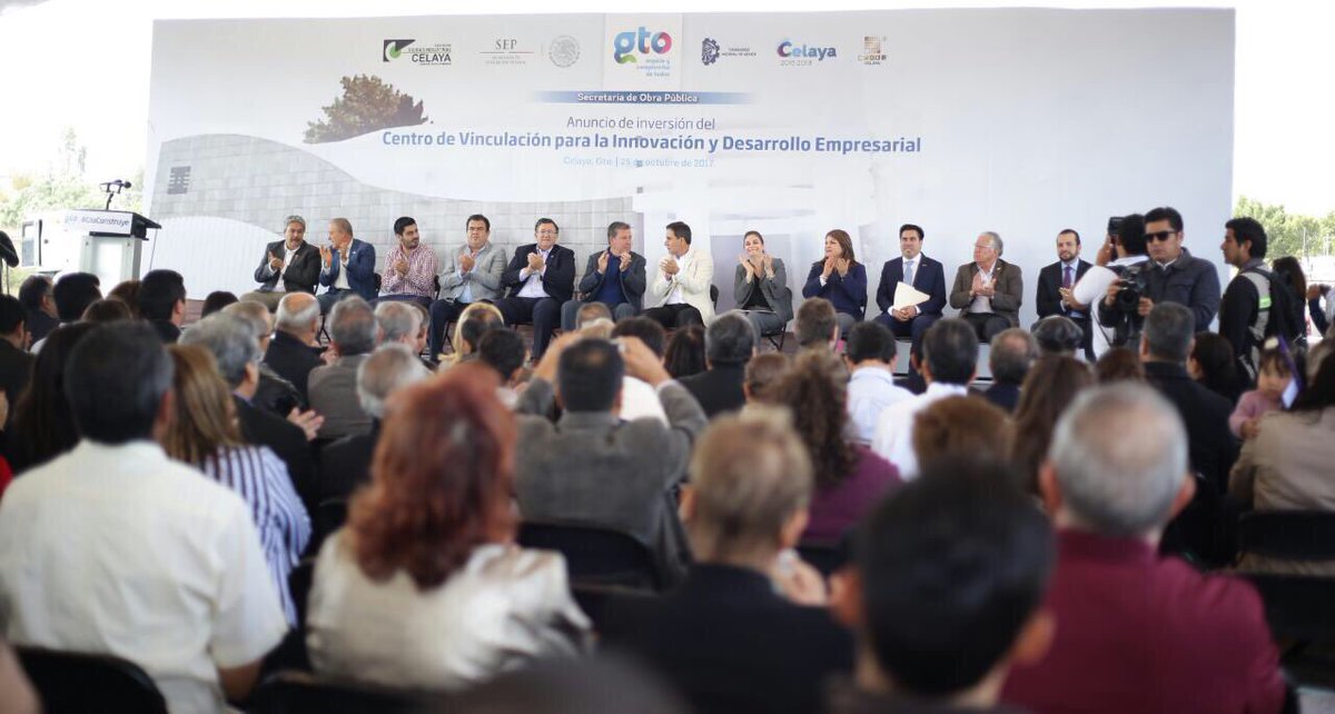 miguelmarquezm's tweet photo. Estamos en el anuncio de inversión del Centro de Vinculación para la Innovación y Desarrollo Empresarial en Celaya. #GtoInnova https://t.co/F2Jlj1yvF7