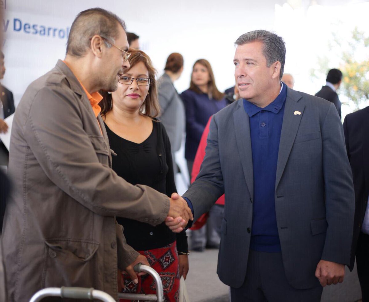 miguelmarquezm's tweet photo. Estamos en el anuncio de inversión del Centro de Vinculación para la Innovación y Desarrollo Empresarial en Celaya. #GtoInnova https://t.co/F2Jlj1yvF7