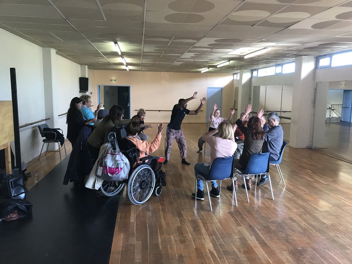 FleuretMarc's tweet photo. Les ateliers #Handiart ont permis à plus de 100 personnes en situation de #handicap de partager des moments de bonheur @Chateauroux36 https://t.co/SI8fC41Rky