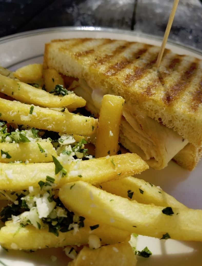 mandolasitalian's tweet photo. A roasted turkey panini and garlic fries are exactly what we needed!
Enjoy our lunch specials until 3pm Monday-Friday https://t.co/9MKqAaeLGM