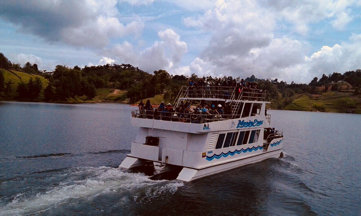 También tuvimos un tour a unos de los lugares más representativos de nuestro territorio: La Represa de Guatapé