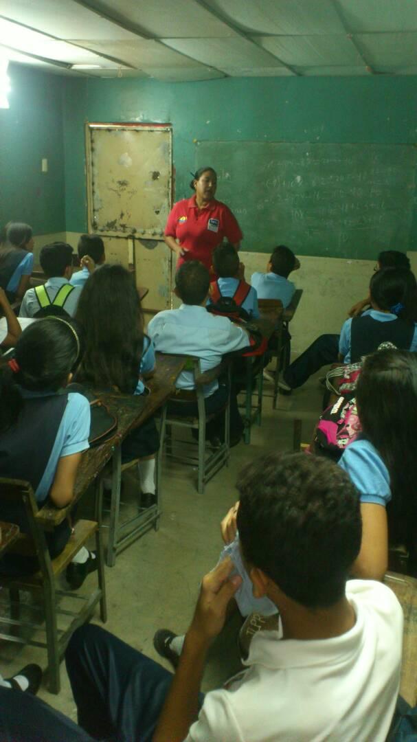 DPDZulia's tweet photo. Conversatorio sobre convivencia escolar a estudiantes de la U.E.P. José Pío Tamayo #RegresoAClasesEnPaz #SanFrancisco #SomosDPD https://t.co/XNF9ZCevH3