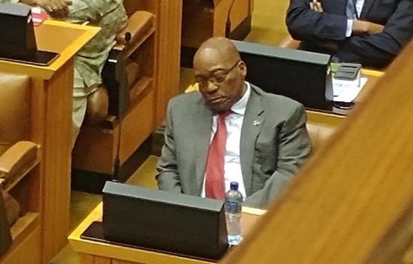 eNCA's tweet photo. [TRENDING] Zzzuma in budget speech nap? #MTBPS2017 >> https://t.co/KwTwVq01E8 https://t.co/A136mdi3dr
