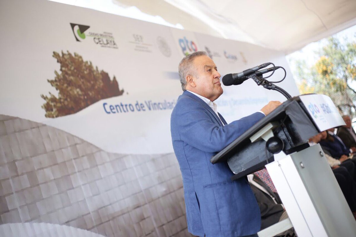 gobgente's tweet photo. #EnVivo: Anuncio de Inversión del Centro de Vinculación para la Innovación y Desarrollo Empresarial #GtoInnova. https://t.co/ueq4o9Fc6H https://t.co/roFxgMJZ9o