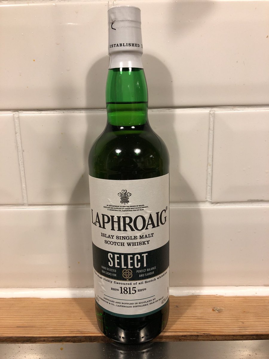 Eddelaney42's tweet photo. Happy Whisky Wednesday everyone!!!!!! My choice this Wednesday is @LAPHROIGLENN #WhiskeyWednesday #scotland #smokey #singlemalt #whisky https://t.co/5jSSS0bEtg