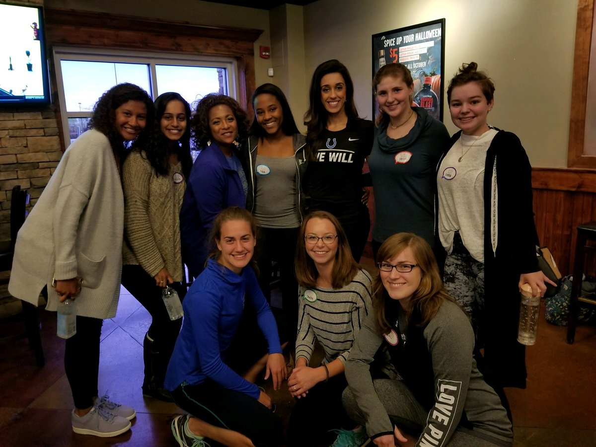 ClearSoftware's tweet photo. Clear ladies w/ Zionsville students+@zchsee at @Opengymindy's #FempireRising inspiring event yesterday ft. women leaders and entrepreneurs! https://t.co/c3pPSt275B