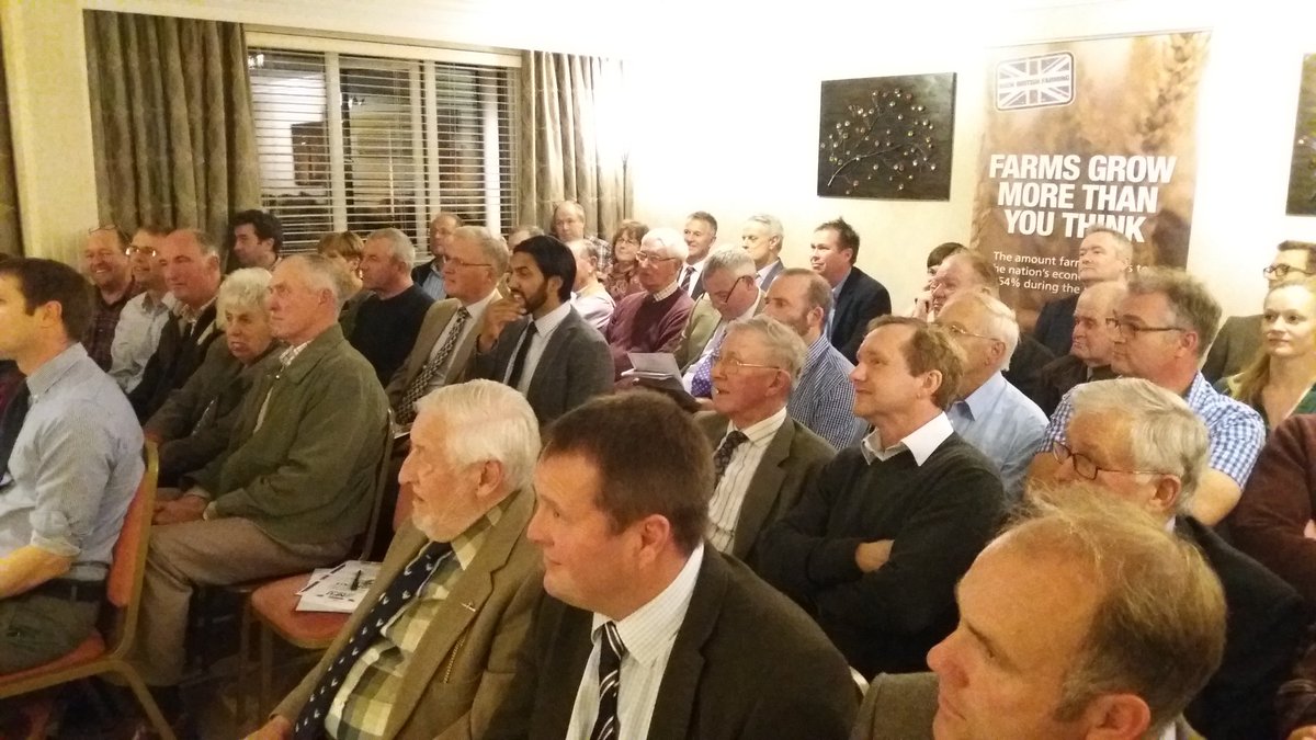 Packed room thonight in Holland, Lincs, where #NFU President Meurig Raymond is updating members on #Brexit.
https://t.co/Hz3faFC32M https://t.co/ALSNRjoMvi