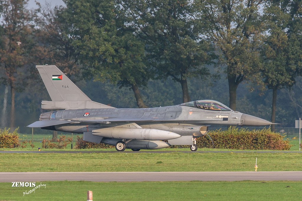 سلاح الجو الاردني يبدأ بتسلم الدفعه الاولى من مقاتلات أف-16 من هولندا DNAMHJ3X4AAFgxz