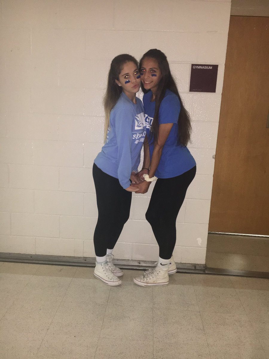 BCRAMMOUNTAIN's tweet photo. juniors during color wars today!!!ππ #bcspiritweek @BCHSprincipal @MrBroderickBCHS https://t.co/4MkHWQ2WHI