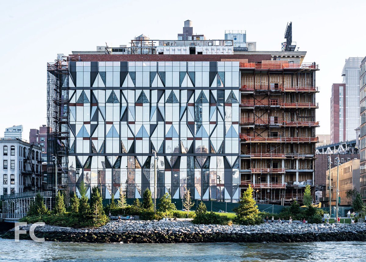 Installation underway on north facade curtain wall at 10 Jay Street by <a href="/oda_nyc/">Josh Greenman</a>.
fieldcondition.com/blog/2017/10/2…