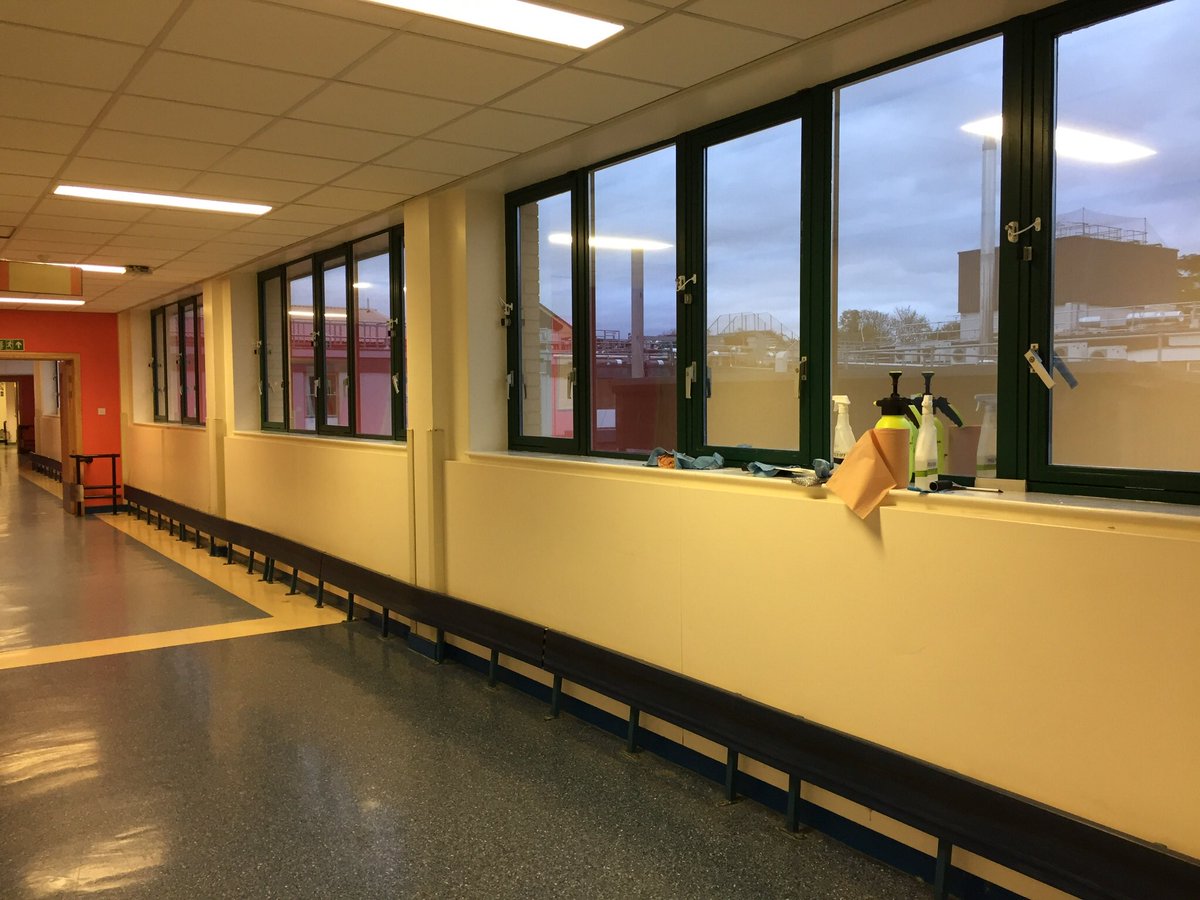 knightlywindow1's tweet photo. Few recents jobs @knightlywindow1 
#windowtinting#solar#frosting#glass# https://t.co/WwD5Toa7S1