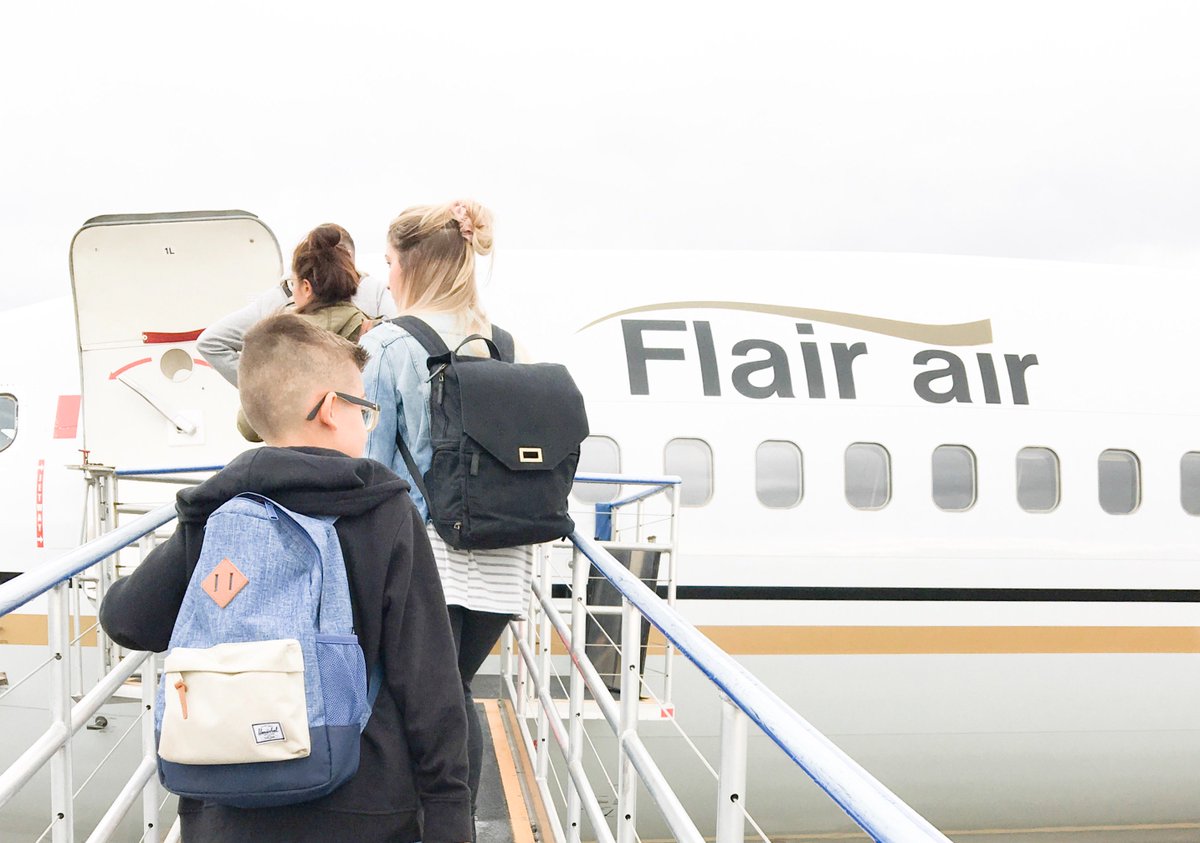 loving_littles's tweet image. Flying @FlairAirlines our adventure to @BlogPodium 10 tips on flying with kids. #ad #vancouver keishaboutilier.wordpress.com/2017/10/22/10-…