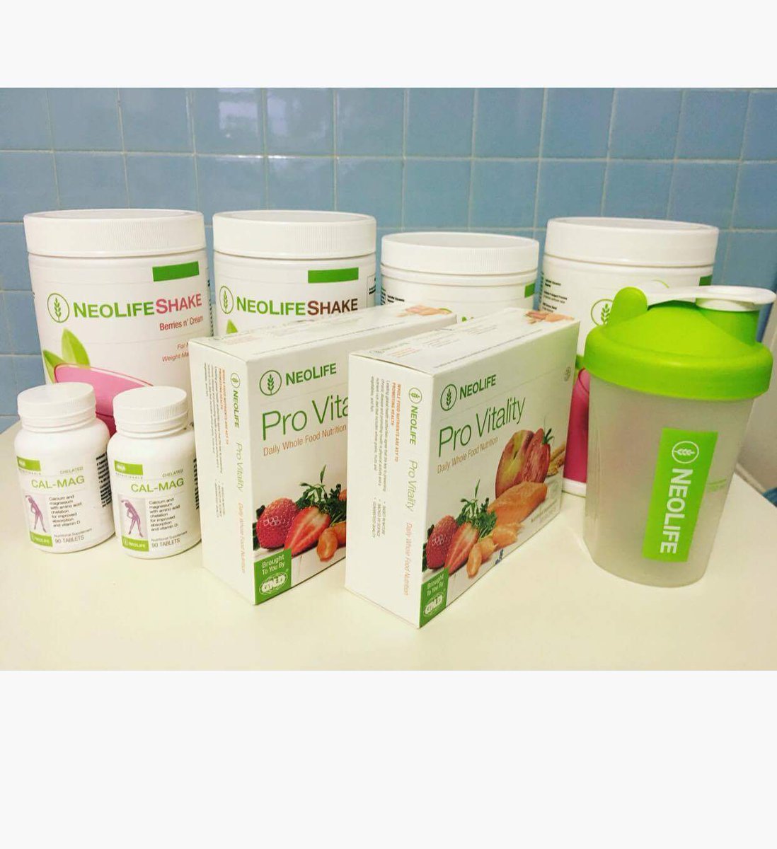 Thanks <a href="/OfficialNeoLife/">Official NeoLife</a> for hooking up my girlfriend @suzstiglingh and I, with some supplements. <a href="/rodders1979/">rod labuschagne</a>  #workingonmyboelie #rehab