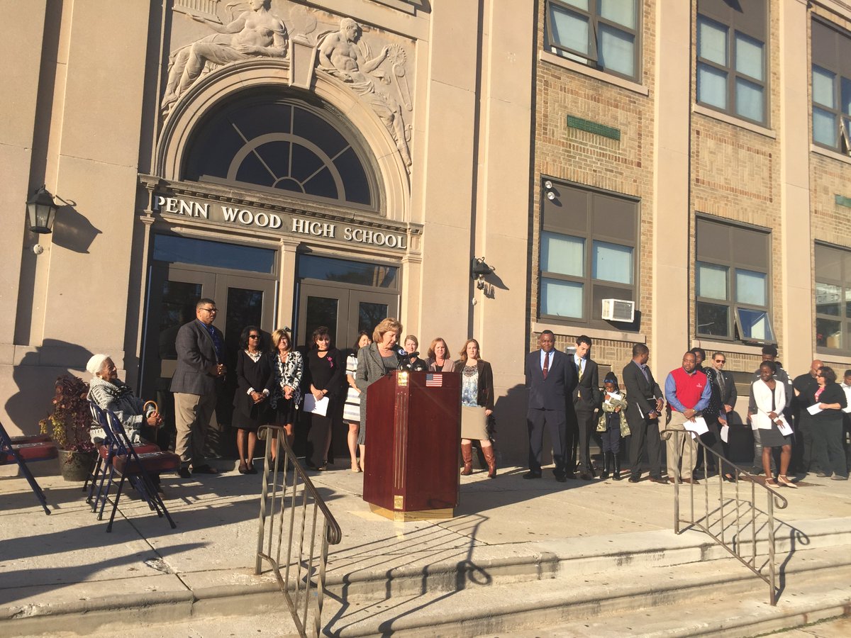 LegisDCIU's tweet photo. William Penn SD students &amp; community advocates read from the PA Supreme Court decision sending the #FairFunding lawsuit back to trial https://t.co/JAIDiJKCKu