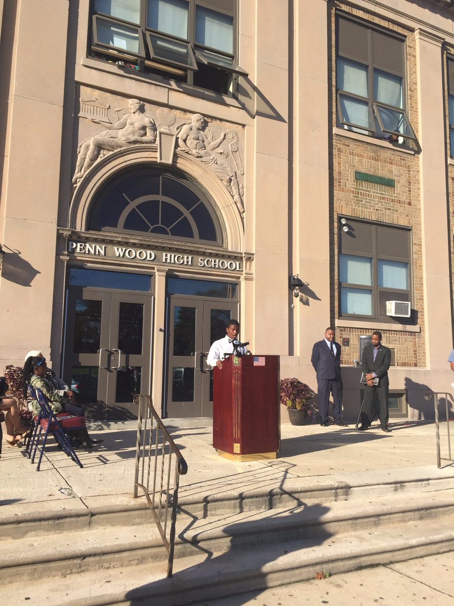 LegisDCIU's tweet photo. William Penn SD students &amp; community advocates read from the PA Supreme Court decision sending the #FairFunding lawsuit back to trial https://t.co/JAIDiJKCKu