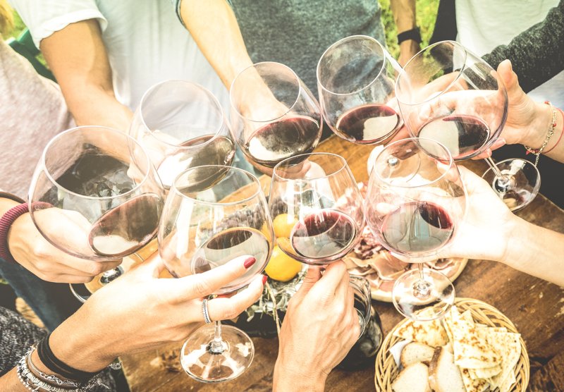Apertureapts's tweet photo. Where is your favorite place in #Reston to grab a glass of wine? #LifeAtAperture #WineWednesday https://t.co/kOzsJEtCTF