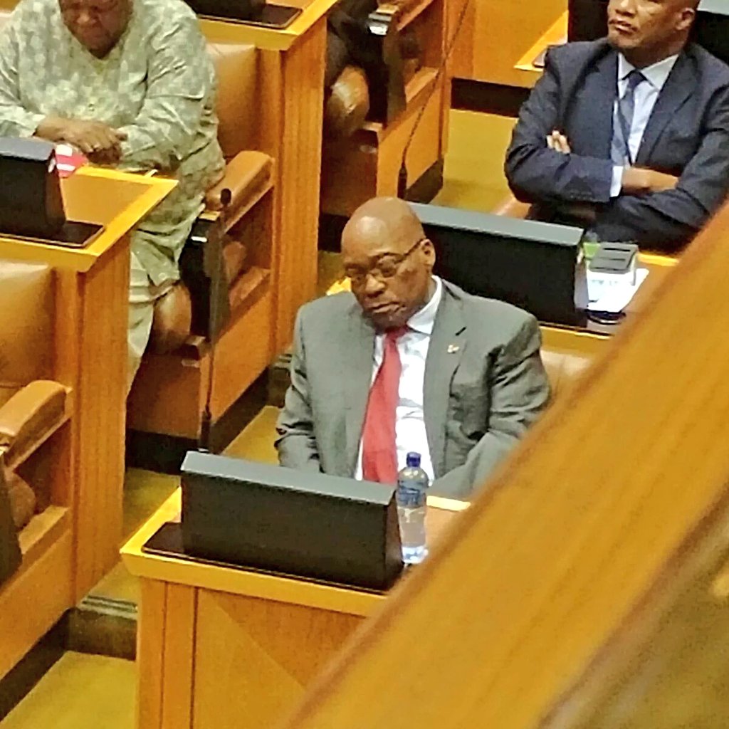 Irvin_Nhlanhla_'s tweet photo. The leader of SA sleeps in Parliament yet we expect South Africa to be innovative, #StateCapture #statecapturereview https://t.co/ftdnR6z3Tn