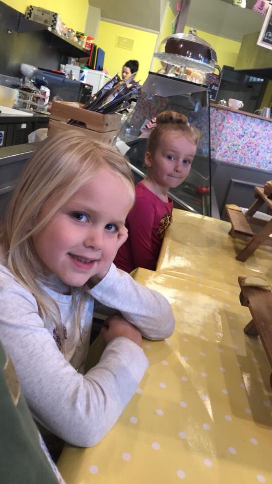 TeamXtreme20's tweet photo. Our minis had a great afternoon tea out! #cuteeeeeee ❤️❤️❤️ https://t.co/F9hOSsQJ7J