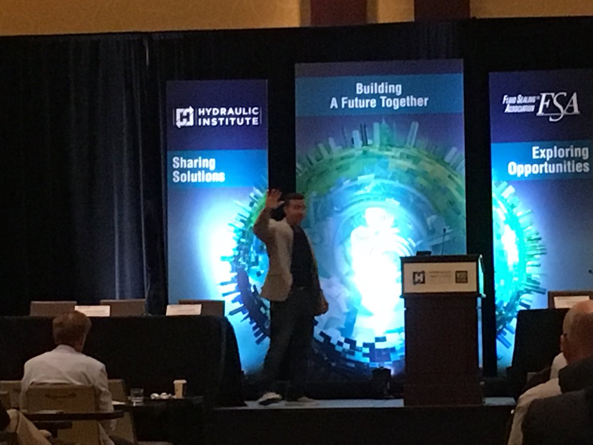 mikes3006's tweet photo. Excellent talk on Solving Generational Challenges with Employees & Customers by Matt Beaudreau. #FSAFall17 #FSAinAction #OnPoint https://t.co/KrzAPBVZ75