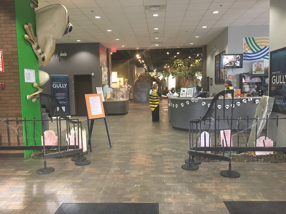 MaggiesMuseum's tweet photo. My friends @MNH_Naturalists are throwing an awesome #Halloween party tonight. Bring your little monsters! #Halifax #museumparty https://t.co/KX3owauY3X