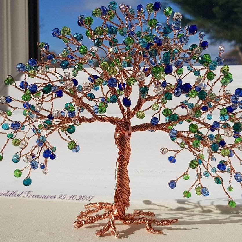 TwiddledT's tweet photo. #twistedwire #treeoflife #crystaltrees #wire #wiredtrees #artizan #bespoke #beadedtree #beadedtrees #handcrafted  #twiddledtreasures https://t.co/Xw0jwkwA09