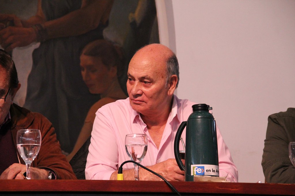 #EntreRios || Desde el <a href="/PartidoFeColon/">PartidoFeColon</a> , el diputado electo @pabloansaloni homenajeó al "Momo" Venegas