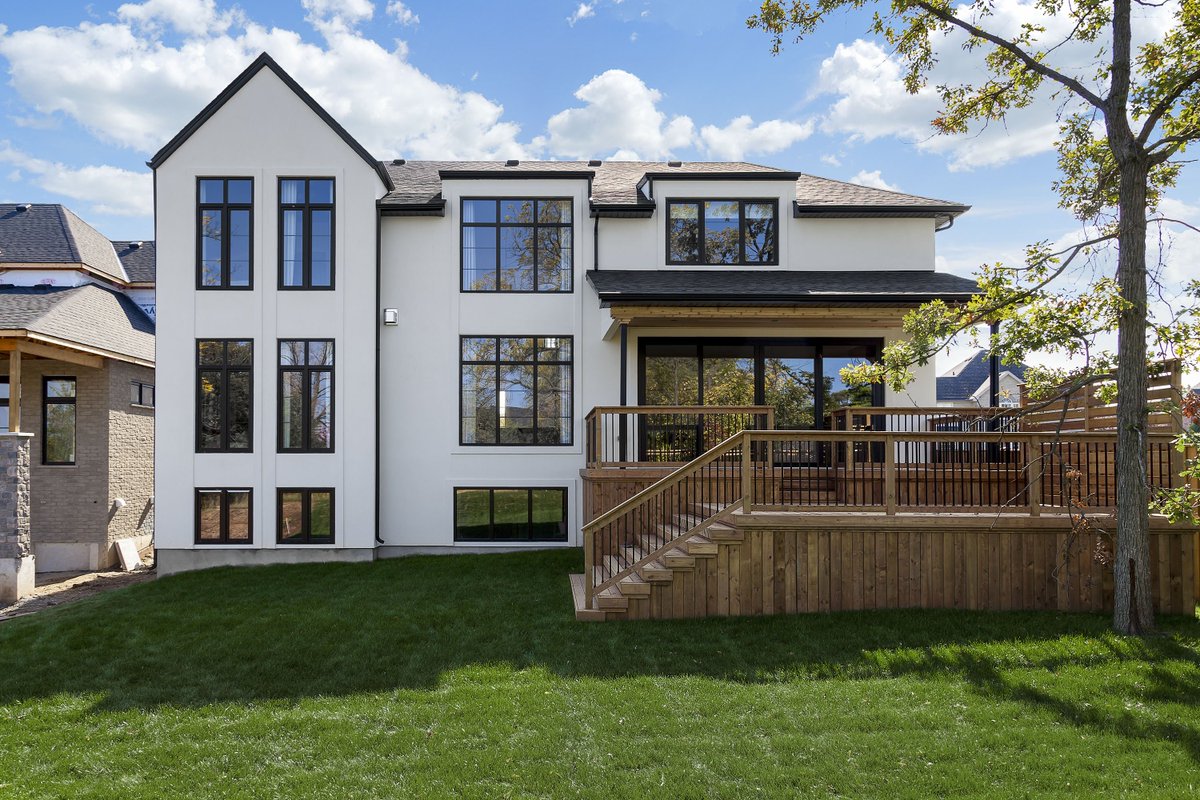 dreamit_winit's tweet photo. Check out the back exterior of both Dream Homes!... So many windows = so much natural light! https://t.co/fdiRdGbcS9