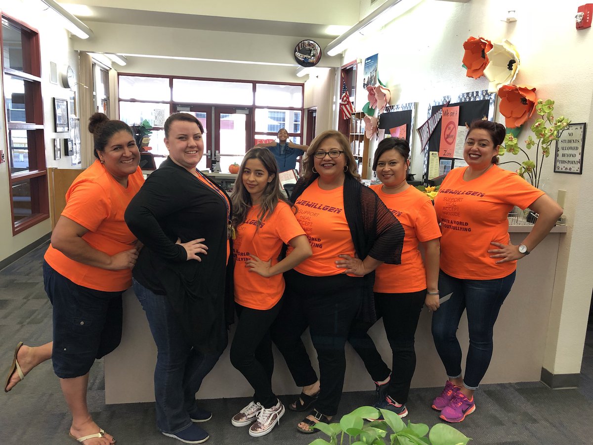 ROHMS_Bulldogs's tweet photo. Today we wear orange to unite against bullying and show our students that they are NOT alone ! #unityday2k17 https://t.co/nhPMlrdSYO