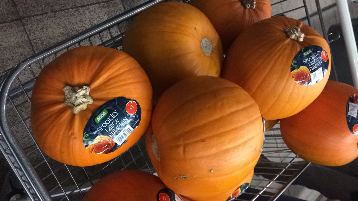 Shopping for tomorrow's pumpkin carving social! #pottersoc