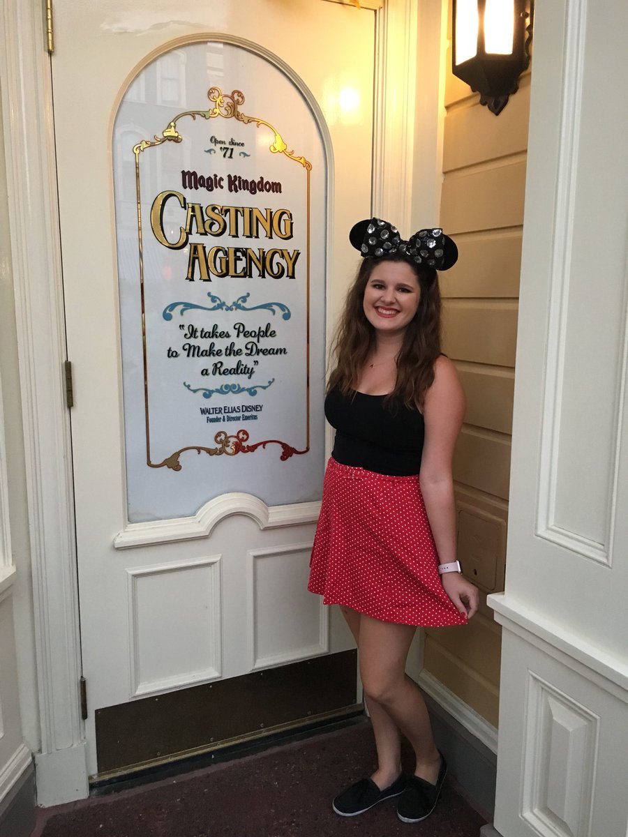 BlueHenMarisa's tweet photo. Today the mouse asked me to keep making magic a little bit longer and I happily accepted the offer ✨ https://t.co/Wev0TZUM8a