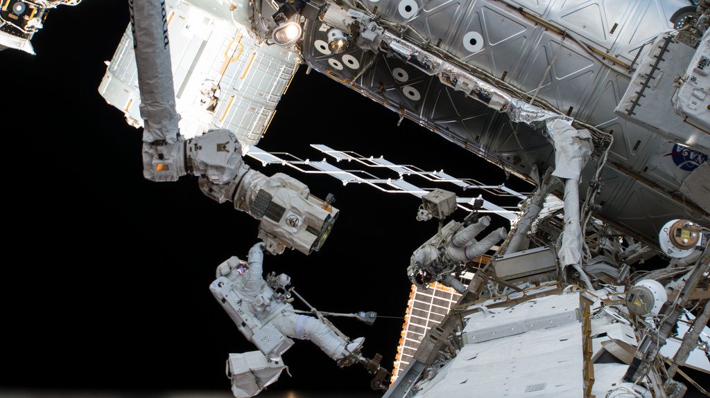 HealingBowl's tweet photo. NASA Astronauts on Third and Final Spacewalk in October Series via NASA https://t.co/GQxyy8rZg5 https://t.co/RJ1KWyRniE