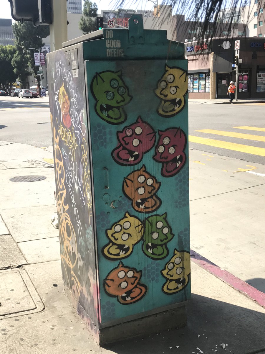 LinespaceStudio's tweet image. #Inspiration is found all over, checkout this #artpiece! Just in time for #Halloween. #steetart