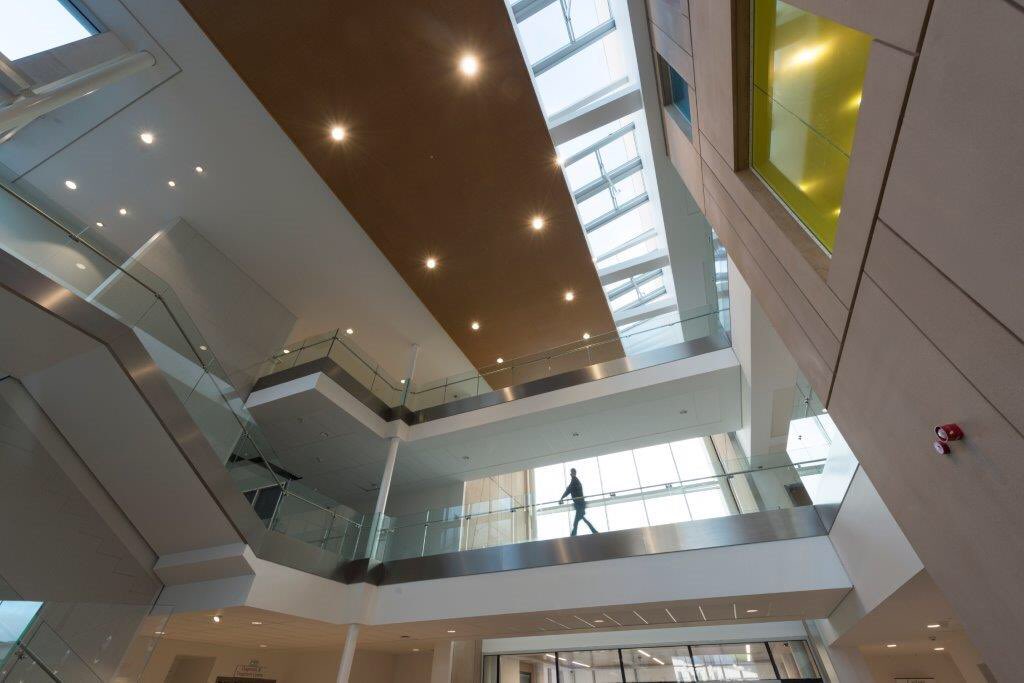 DGRIADLT's tweet photo. New Hospital at night! @DGNHS @DGChange @JeffAce3 https://t.co/poHXTkEsT4