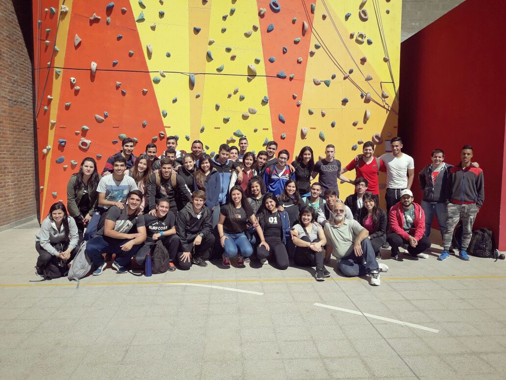 Actividad de Aulas Extendidas en la Villa 21-24 de Barracas a cargo del Profesor Hugo Ginguis