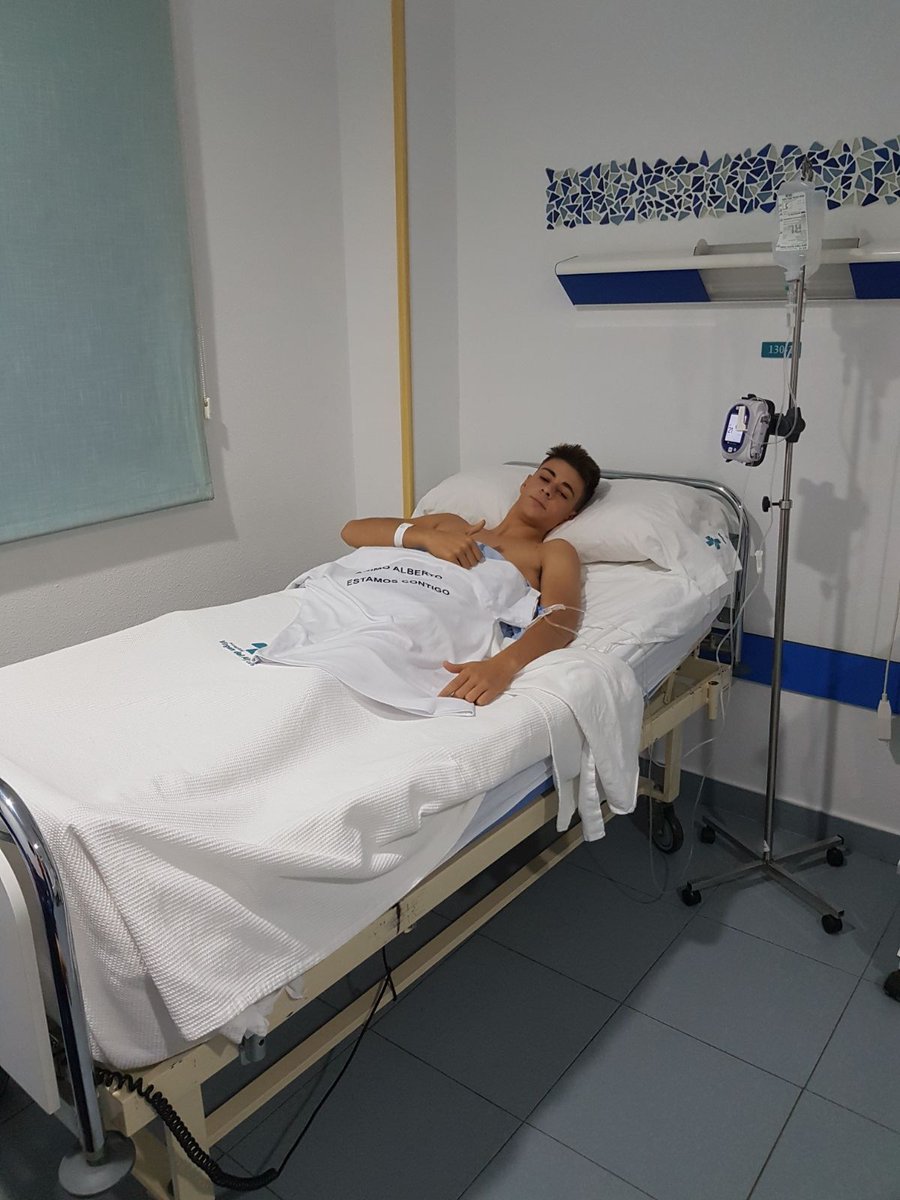 CBMAGUILAS's tweet photo. Nuestro ánimo para el juvenil @AlbertoGaresk, operado hoy del LCA. "Más que los logros, son los obstáculos q superas los q hablan de ti" https://t.co/dYsWKAtYFN