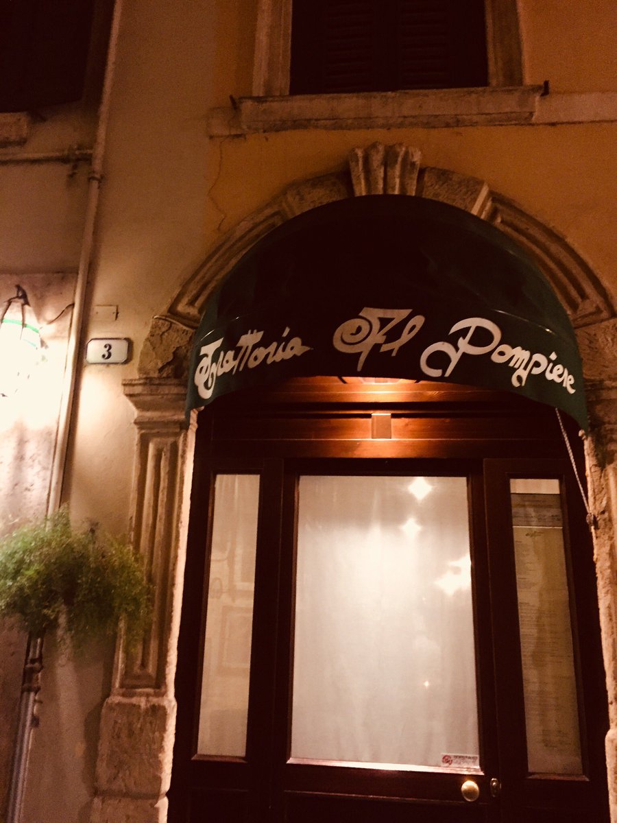 LyndaFraher's tweet photo. For the best #Risotto #Amarone in #Verona @alpompiere ❤️ https://t.co/pVeixLUz5f