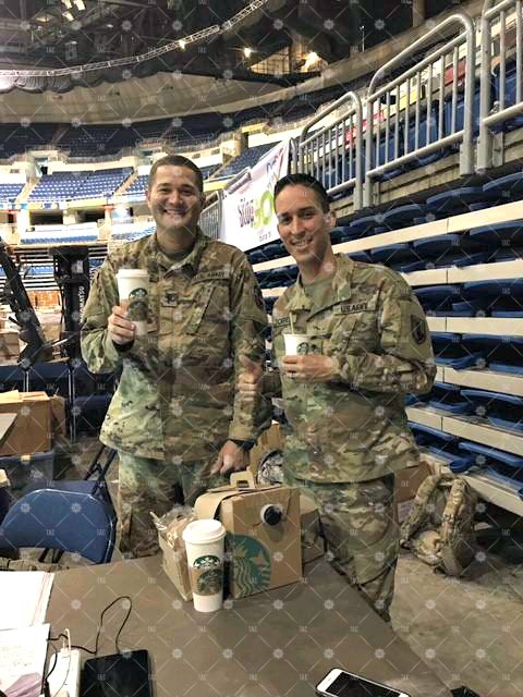EFonalledas's tweet photo. #StarbucksPR se dirigió al Coliseo de Puerto Rico a repartir café a las personas que continúan trabajando para levantar a nuestro país. https://t.co/O1r7ht6UuX
