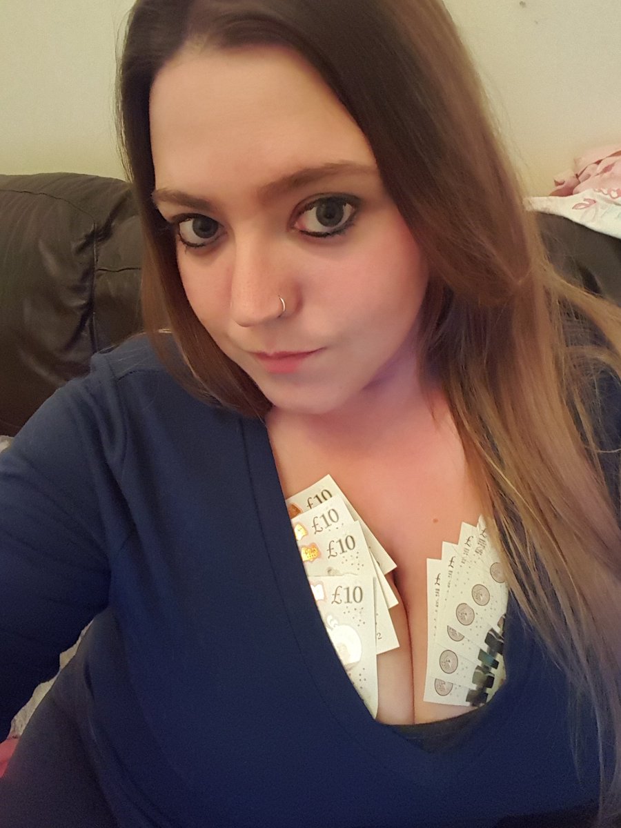 QueenDolly92's tweet photo. #findom #walletpig #paypig #shoppingspree #paypal go pay my lifestyle u aragont c*nts kik me  jennakirk1992 https://t.co/UJyjGkVkjo