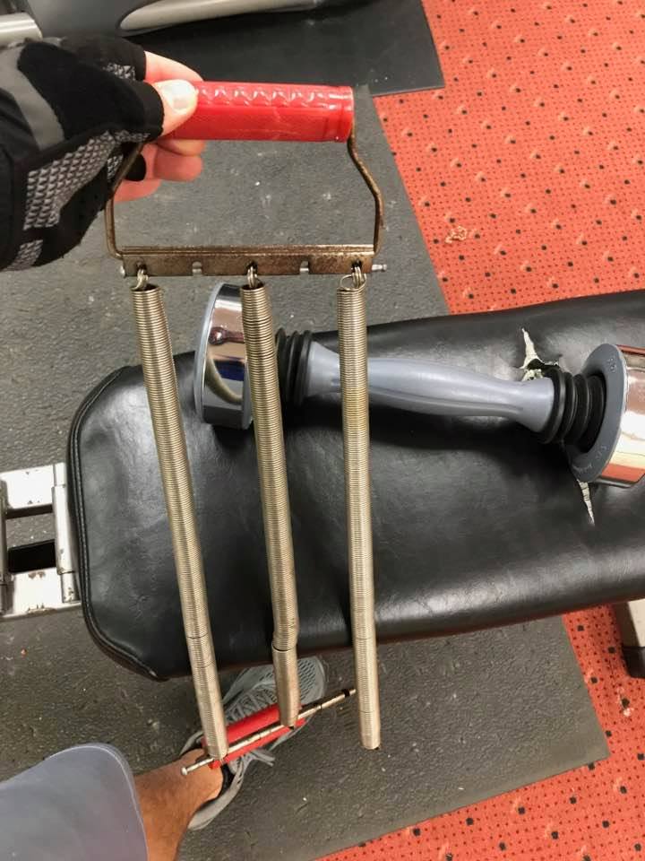 _AnthonyJones's tweet photo. This is how I #BEASTMODE! #beastmode #shakeweight #oldschool #muscleislife #sojacked #nosteroidsneeded #gymeqipment #stateoftheart #ripped https://t.co/plKRIftnCw