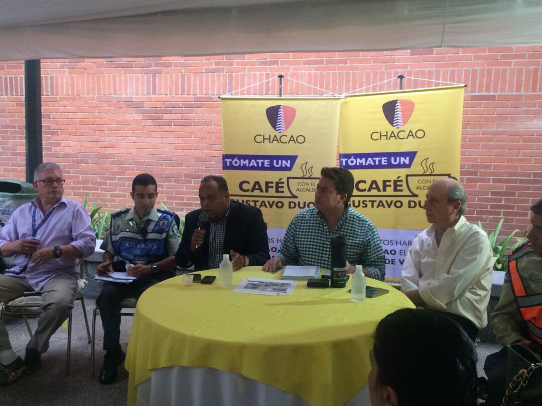 maximo_sanchez's tweet photo. #25Oct Parque Las Mariquitas, Campo Alegre; acompañando la iniciativa del Alcalde de Chacao; “Tómate un café con  @duquegustavopj “ https://t.co/frWLZRtoIn