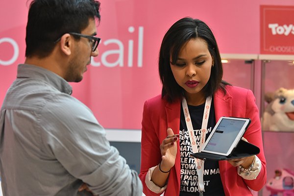dx3showcase's tweet photo. The New Retail Frontier at #Dx32017 demonstrated how @TulipRetail & @MastercardCA simplify purchase experiences! https://t.co/FhAfhCDvIB https://t.co/WaYJu2zfea
