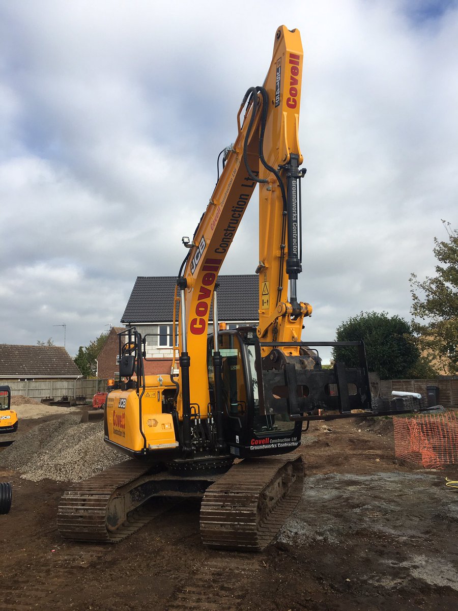 KLConstruction8's tweet photo. So it's our JCB JS145 first birthday 🎉 @JCBmachines @Watling_JCB #keepherclean #prideinourfleet #buybritish https://t.co/HC3TVesFbj