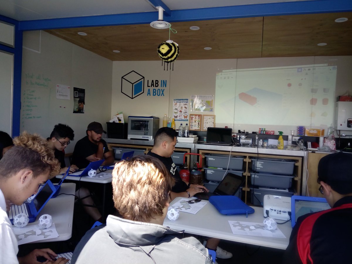 <a href="/labinaboxnz/">labinabox</a> goes to the Far East (of NZ), to Te Araroa. Thanks to @MacDiarmidInsti &amp; <a href="/VicUniWgtn/">Te Herenga Waka—Victoria University of Wellington</a> for the flash lab coats &amp; nanochem lab.