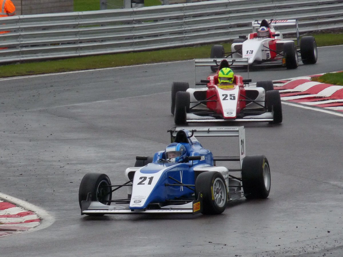 my_racing_pics's tweet photo. Here’s @chaseowenracing leading @hillspeedracing teammate @NickWorm13 at #OultonPark in @BRDCBritishF3 action https://t.co/fdiJHyyUlc