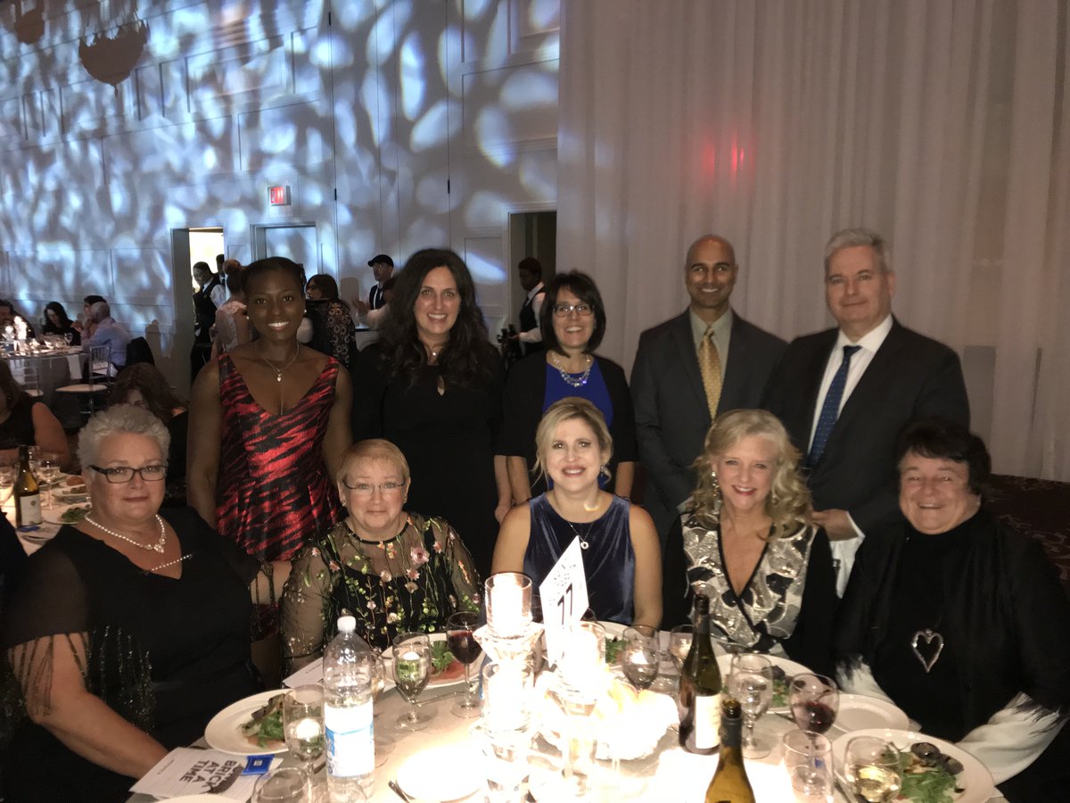 SEHealth_SEHC's tweet photo. All glammed up for a great cause! We snapped this pic of our team at last week's Giving Thanks Gala in support of @HospiceVaughan https://t.co/s7i2w599wk